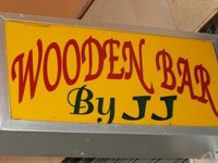 WOODEN BARの写真