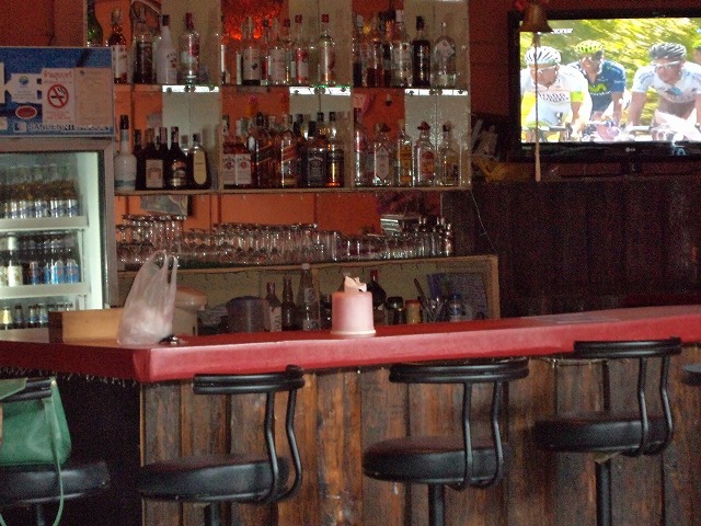 Full Moon Bar Image