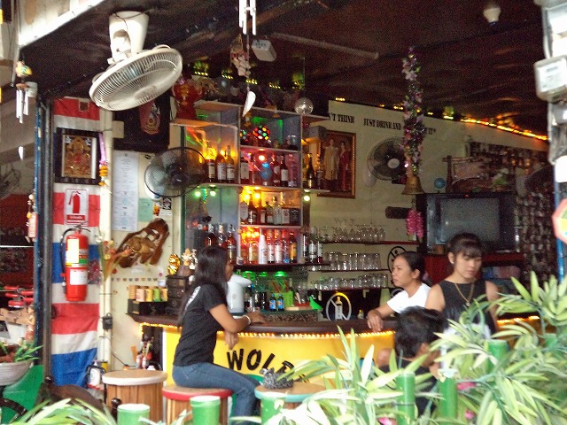 Small World Barの写真