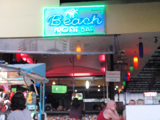 BEACH FRONT BARの写真