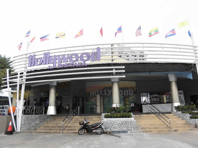 Hollywood Pattaya Image