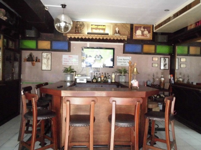Vinai's Bar Image
